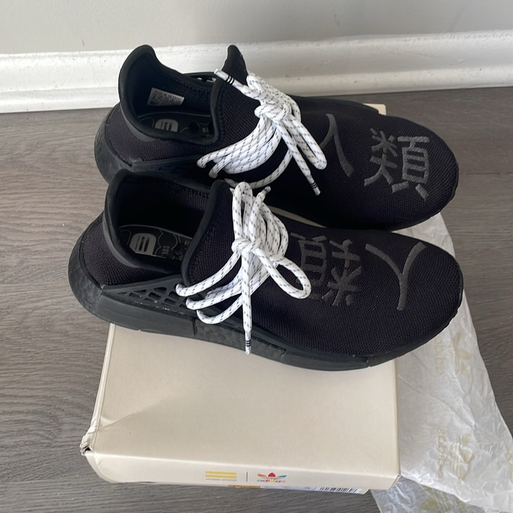 Pharrell Nmd Black With White Shoes Strings - image 6